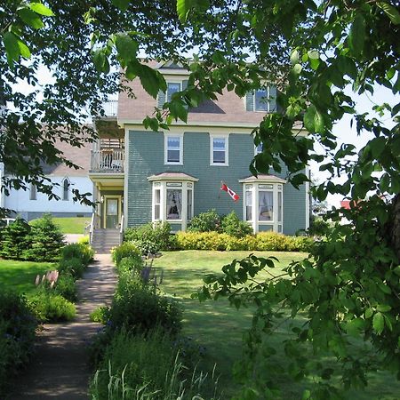 Louisbourg Heritage House Bed & Breakfast Exterior photo