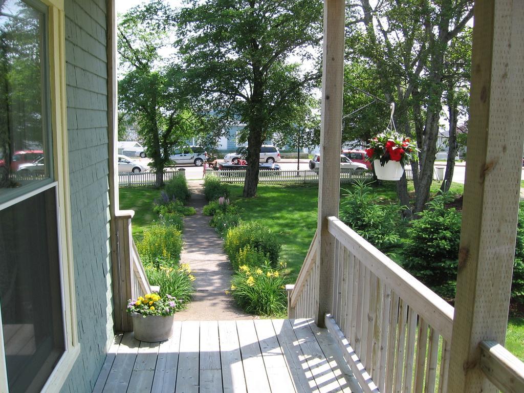 Louisbourg Heritage House Bed & Breakfast Exterior photo