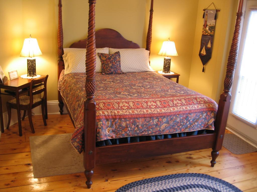 Louisbourg Heritage House Bed & Breakfast Room photo