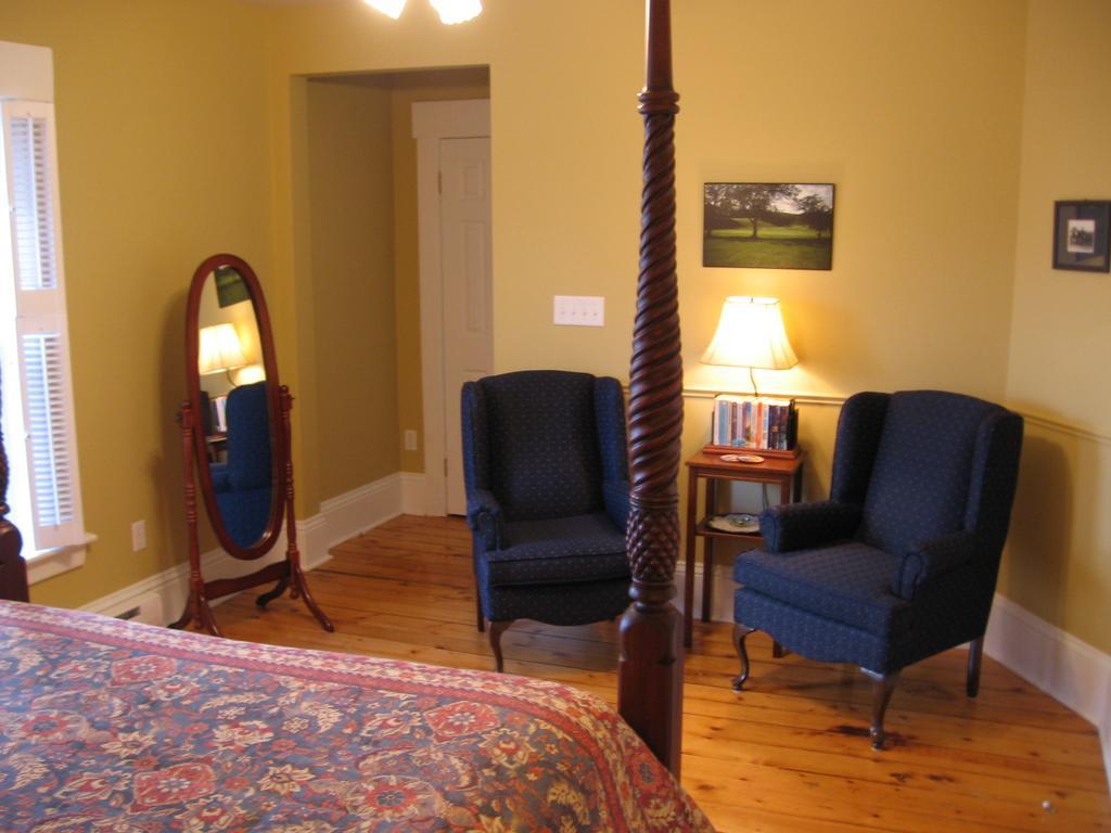 Louisbourg Heritage House Bed & Breakfast Room photo