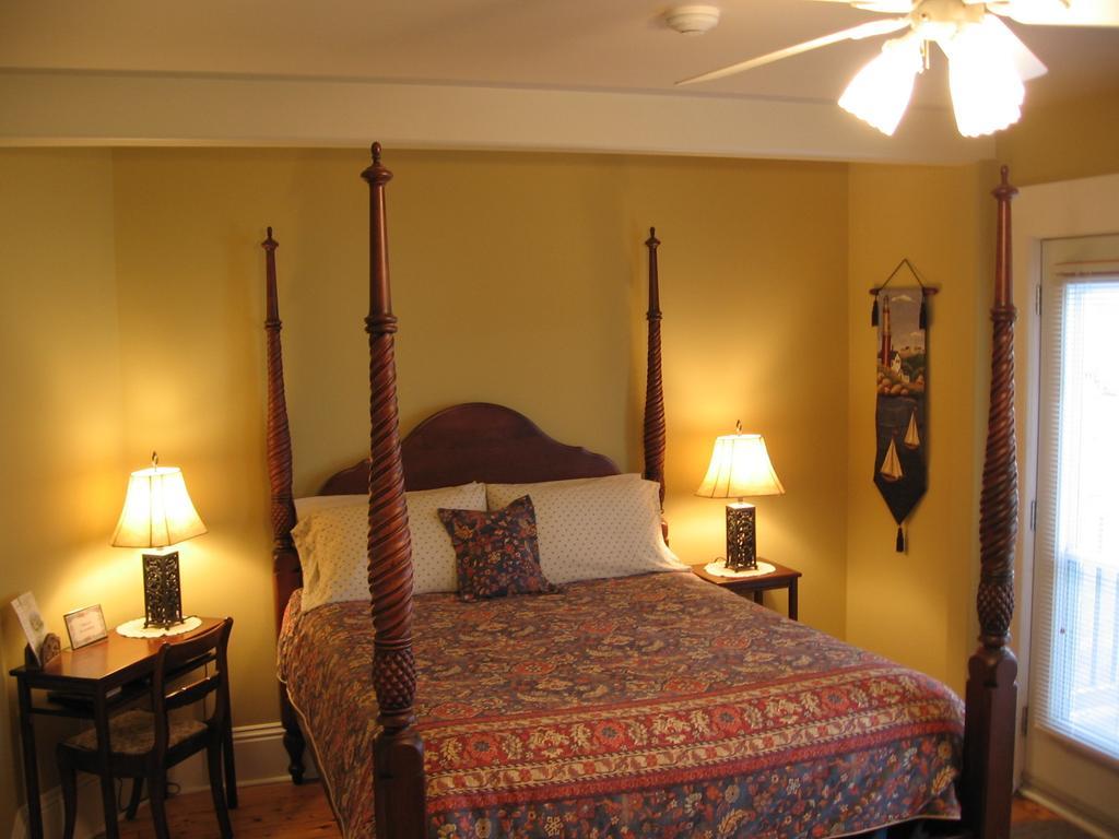 Louisbourg Heritage House Bed & Breakfast Room photo