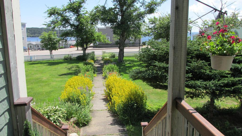 Louisbourg Heritage House Bed & Breakfast Exterior photo