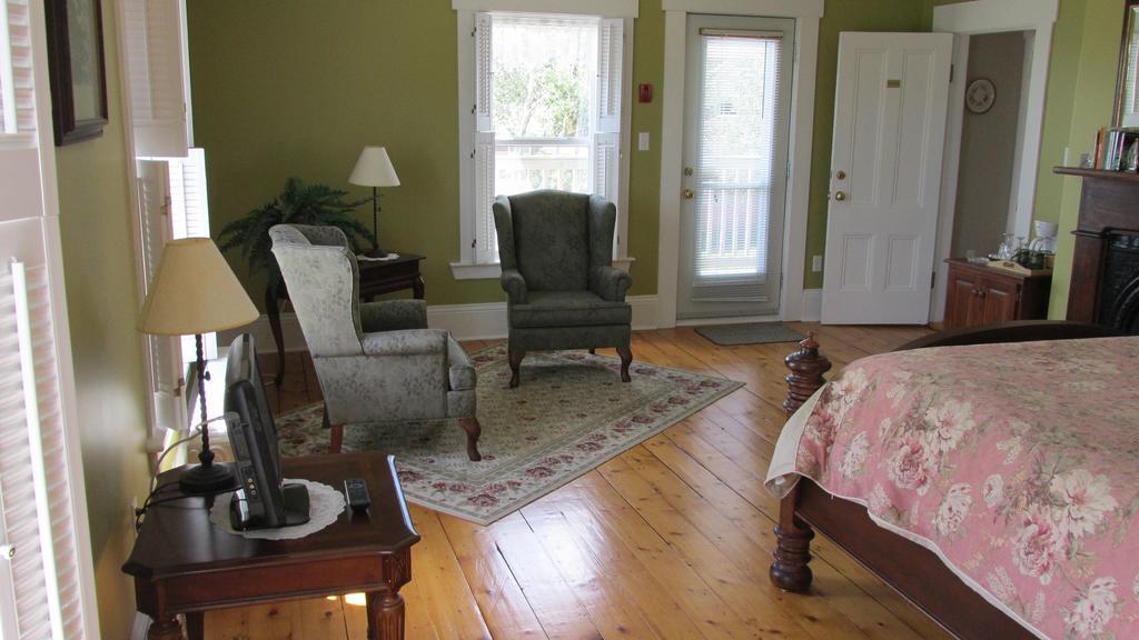 Louisbourg Heritage House Bed & Breakfast Exterior photo