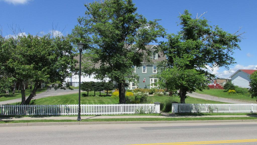 Louisbourg Heritage House Bed & Breakfast Exterior photo