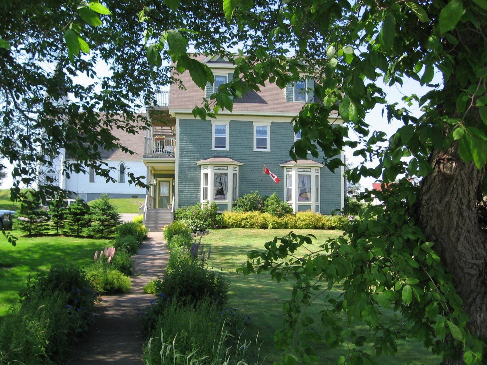 Louisbourg Heritage House Bed & Breakfast Exterior photo