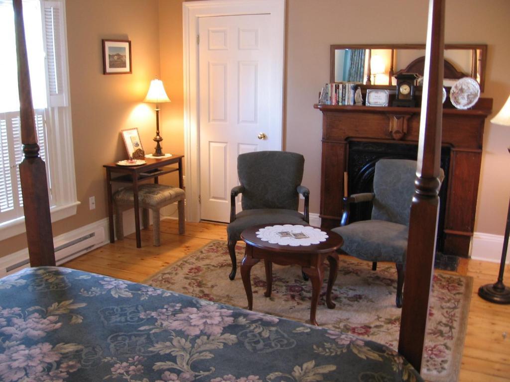 Louisbourg Heritage House Bed & Breakfast Room photo