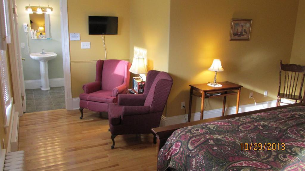 Louisbourg Heritage House Bed & Breakfast Room photo