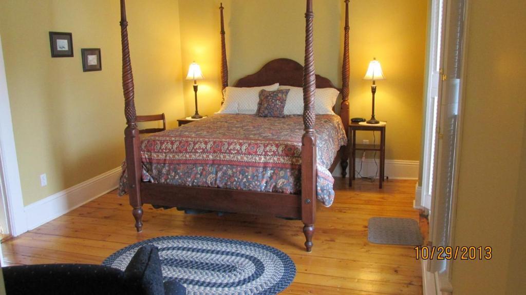 Louisbourg Heritage House Bed & Breakfast Room photo